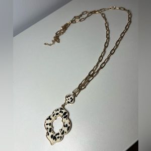 Printed long necklace